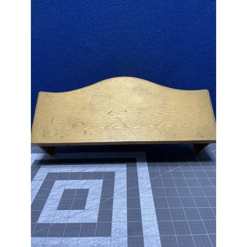 Homco Gold Wall Shelf with Floral Scroll Shell Details Interior 16